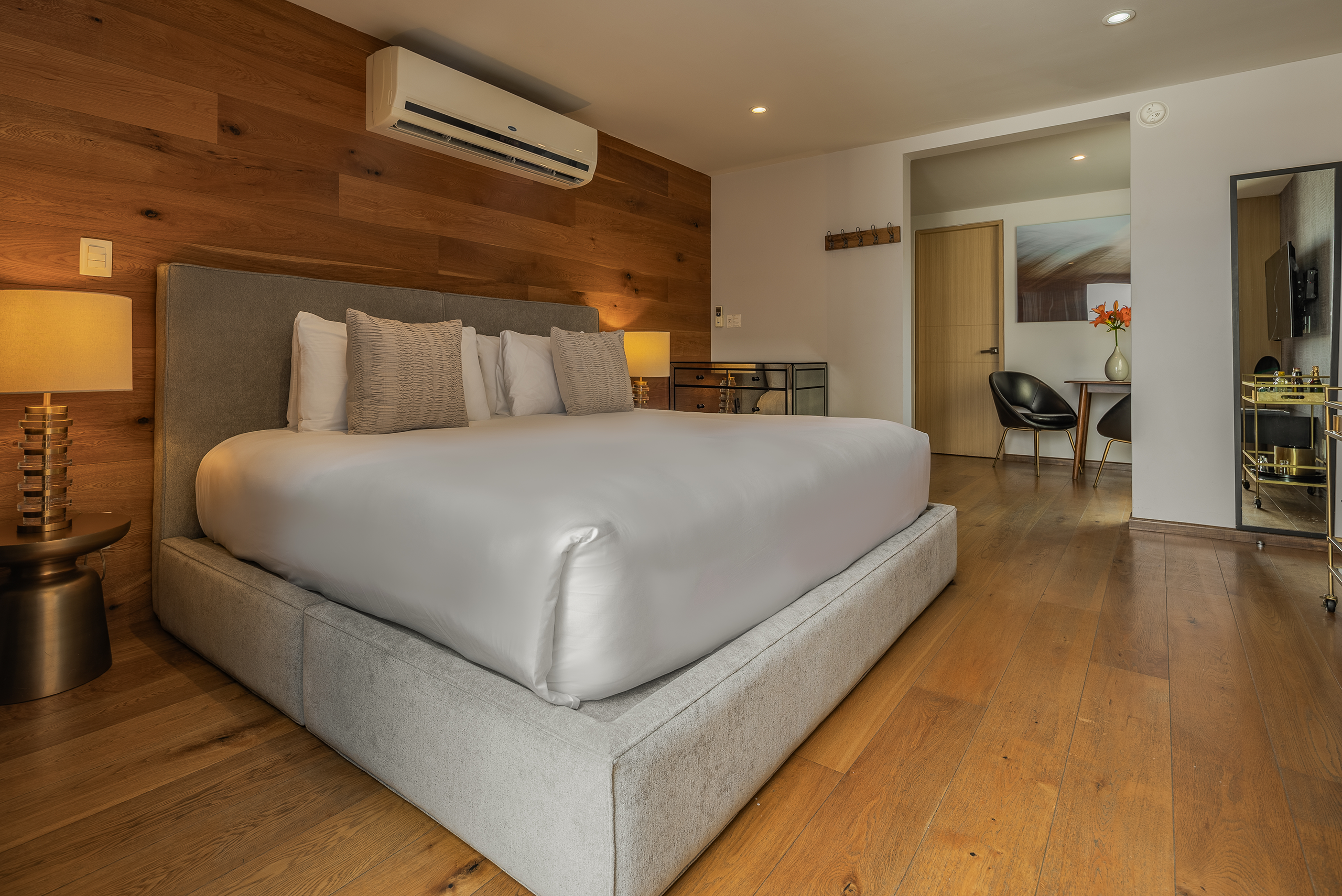 KING SUITE