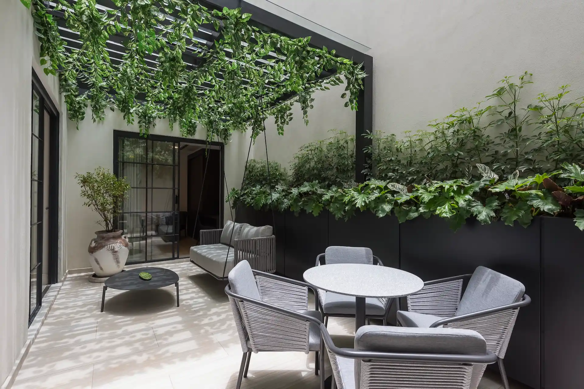 PRIVATE TERRACE LOUNGE